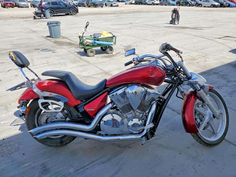 2010 HONDA VT