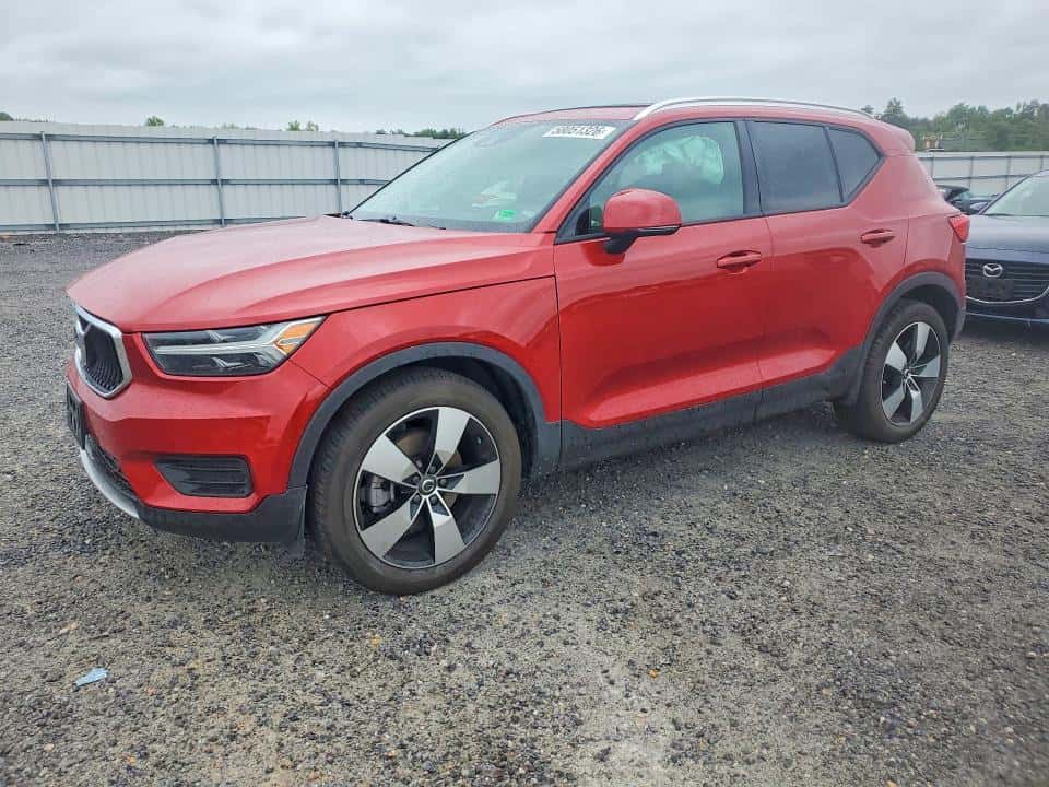 2020 VOLVO XC40