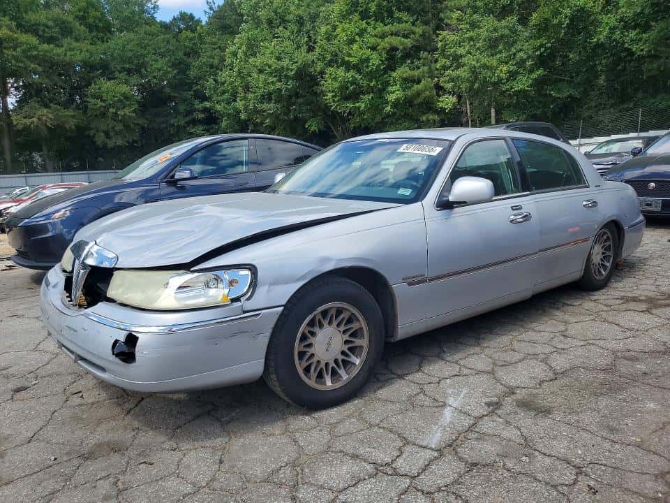 2001 LINCOLN TOWN CAR