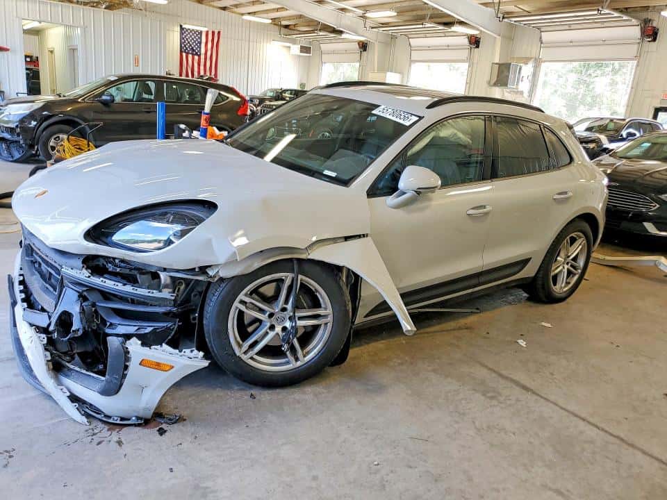 2025 PORSCHE MACAN