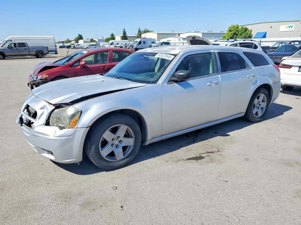 2005 DODGE MAGNUM