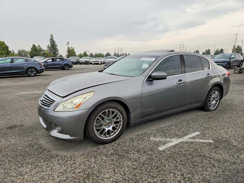 2011 INFINITI G37