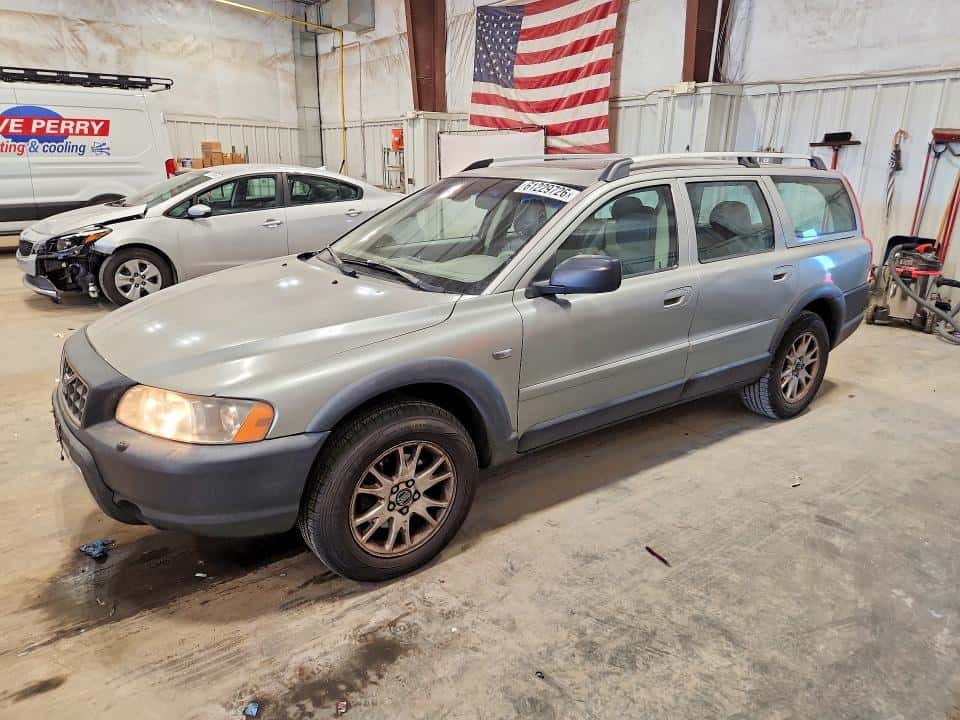 2005 VOLVO XC70