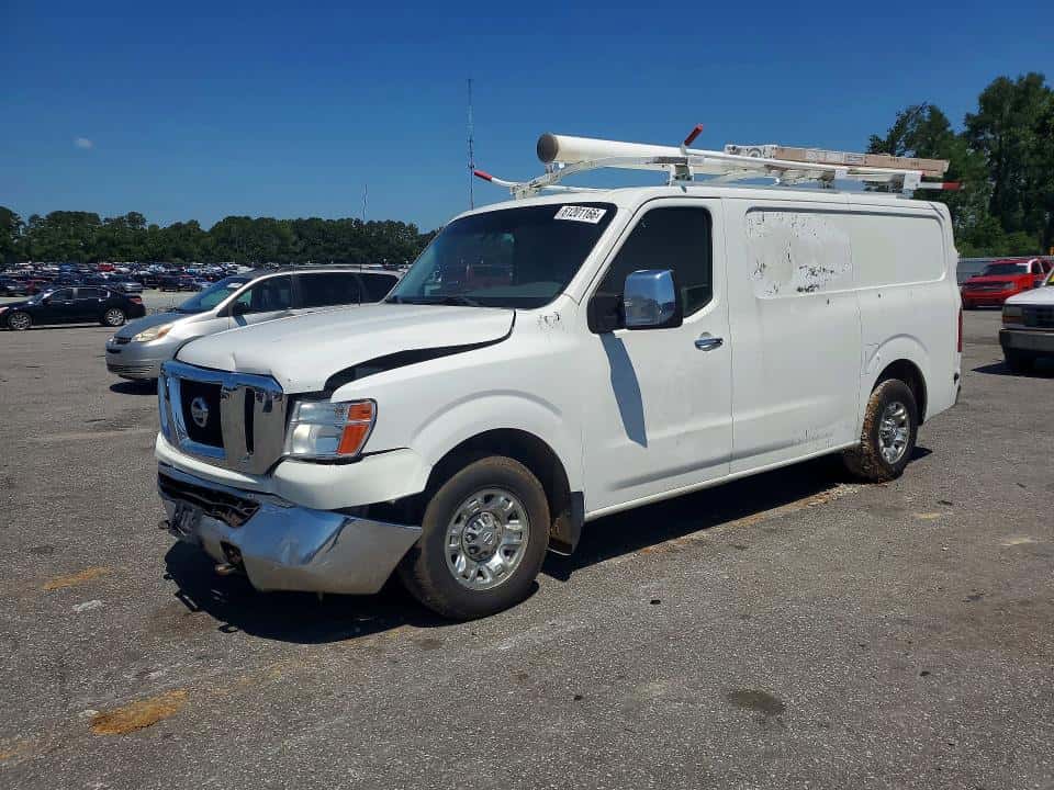 2015 NISSAN NV 2500