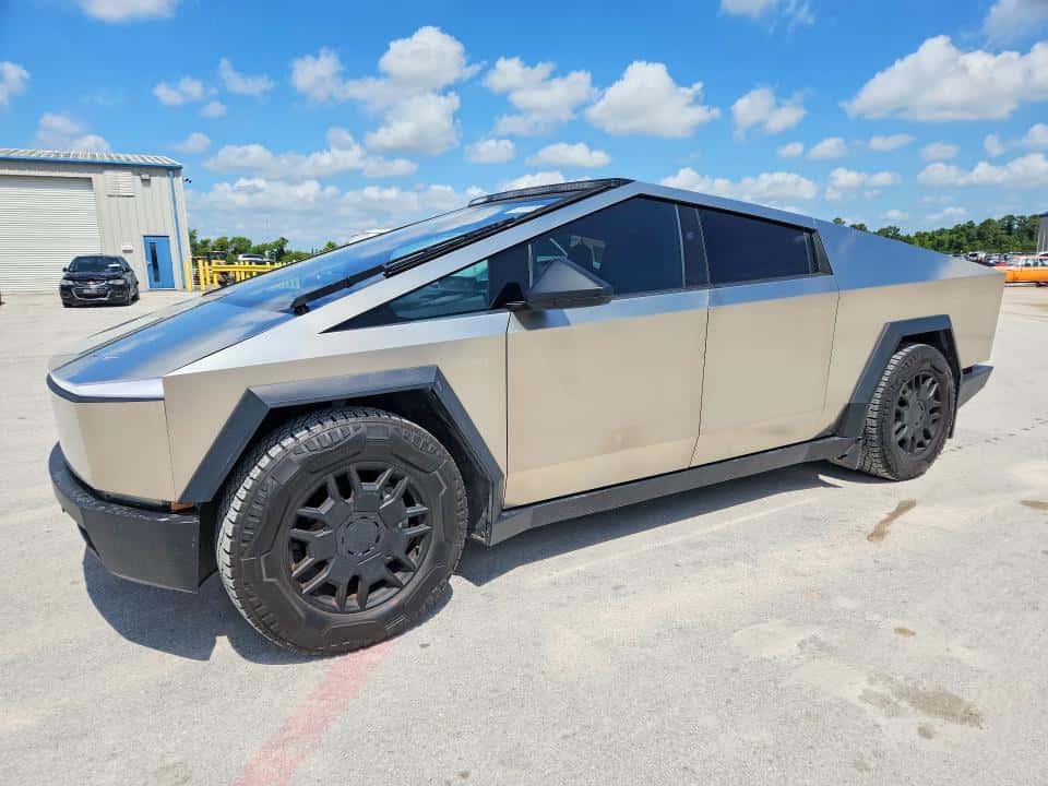 2024 TESLA CYBERTRUCK