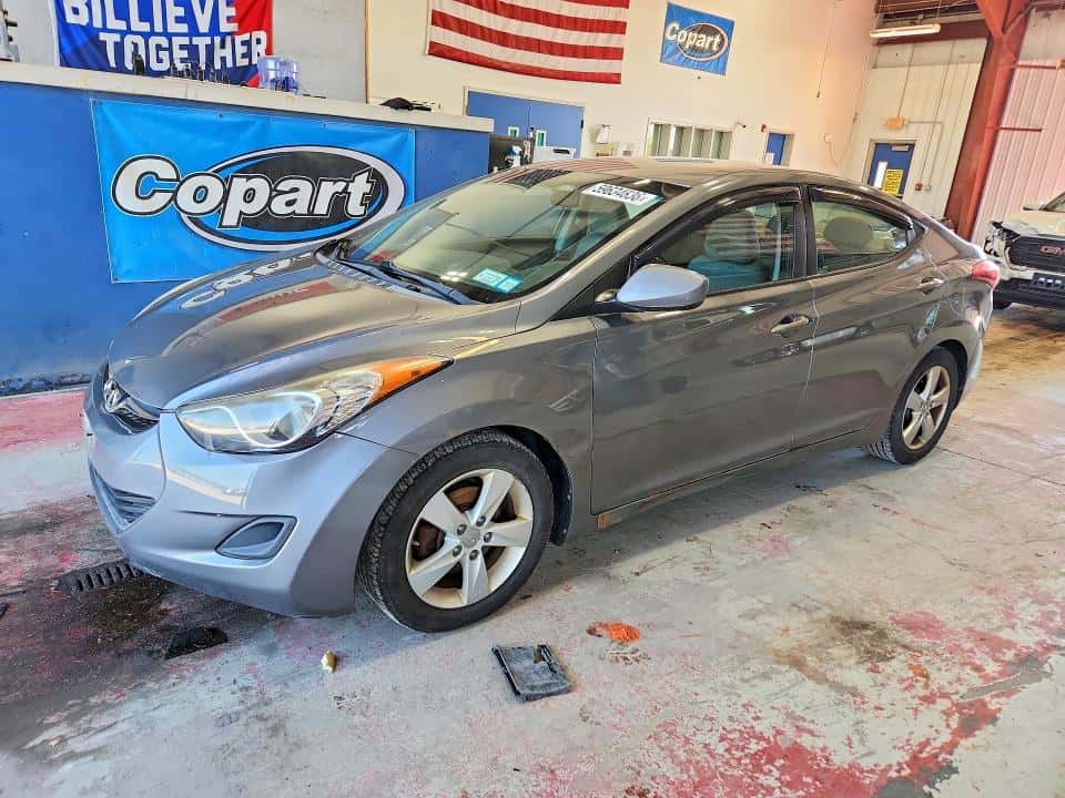 2013 HYUNDAI ELANTRA