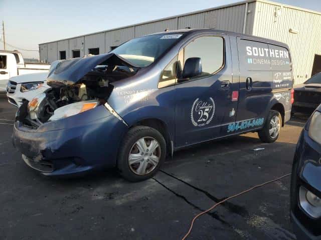 2013 NISSAN NV 200