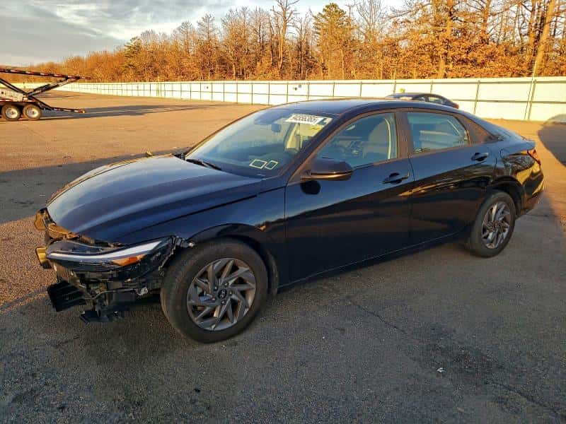 2024 HYUNDAI ELANTRA