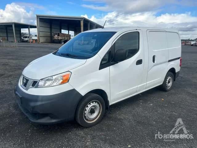 2015 NISSAN NV 200